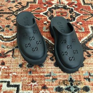 Gucci loafer clogs black